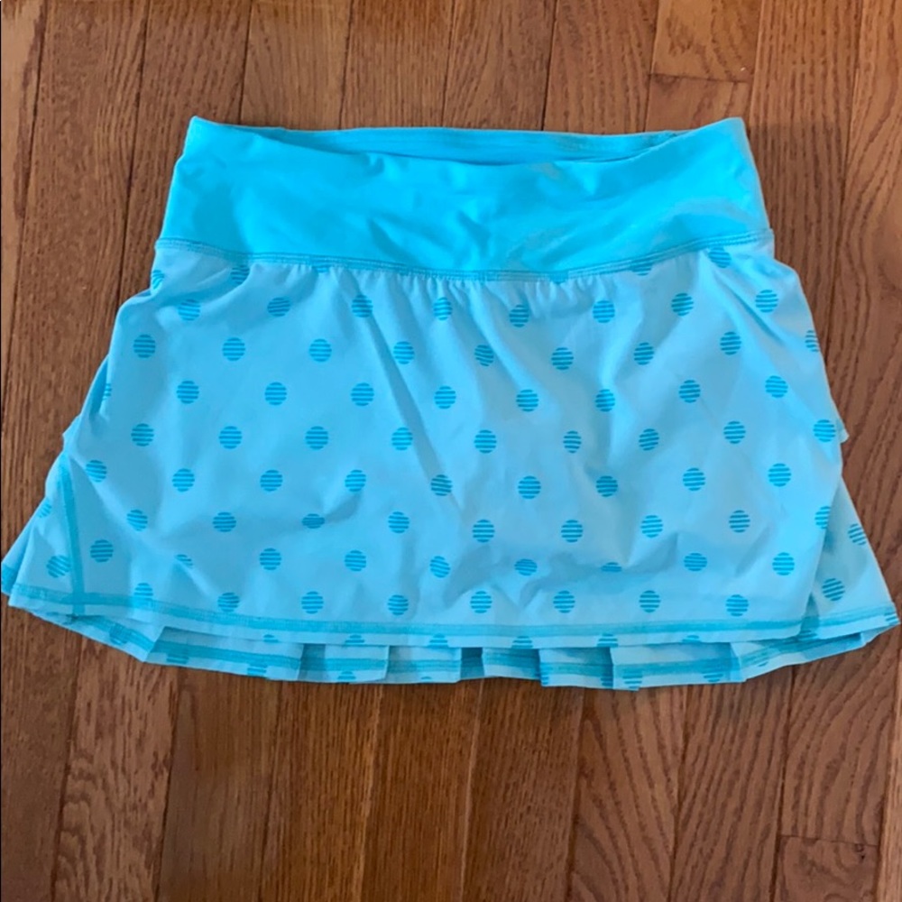 EUC Lululemon skirt!!  Size 2 regular